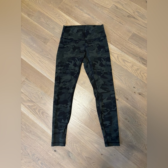 lululemon athletica Pants - Lululemon Size 8 WUNDER UNDER HIGH-RISE TIGHT FULL-ON LUXTREME Camo Green 28"